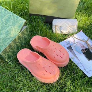 Slippers Designer dames slippers 23 rubber dikke zool mode nieuwe stijlen geschikt voor verschillende plaatsen of buitenactiviteiten vol met