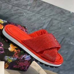 Zapatillas de diseñador de lujo planas y gruesas con parte inferior gruesa de goma de goma para mujer, zapatos de vestir con caja de tamaño 35-41