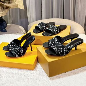 Zapatillas Diseñador habitación zapatillas para mujeres de tacón alto
