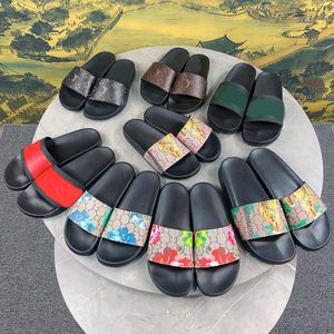 Slippers Designer Rubber Slide merk Luxury Home slaapkamer Slide Sandaal Dames Rode Bloem Zwart Gat Tiger Snake comfortabel modieus met maat 35-42 01a