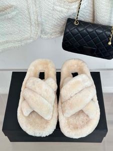 Zapatillas de alta calidad Diseñador Sandalias de moda Lana para mujer de alta calidad Cálido y cómodo Clásico Negro Blanco Belleza EU35-EU41