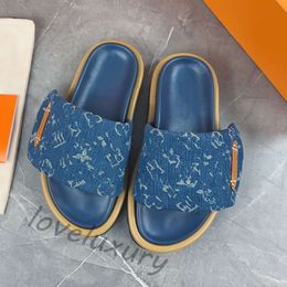 Pantoufles concepteurs glissades de plate-forme féminine sandales classiques marques d'été plage extérieure éraflures chaussures décontractées denim en relief chaussures de pantoufle plate douce 35-45 qualité 10a boîte