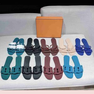 Pantoufles Designer pantoufle en cuir mode bas diapositives sandales célèbres meilleures pantoufles pour marque de tongs de plage chaude avec boxH240312