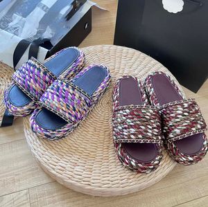 Slippers Designer Slippers Luxury Women Sandales Woved Metal Letter Brand Beach Loison Brand Outdoor Brand Classic Fashion Summer Sippers Femme Flat Sandales 001