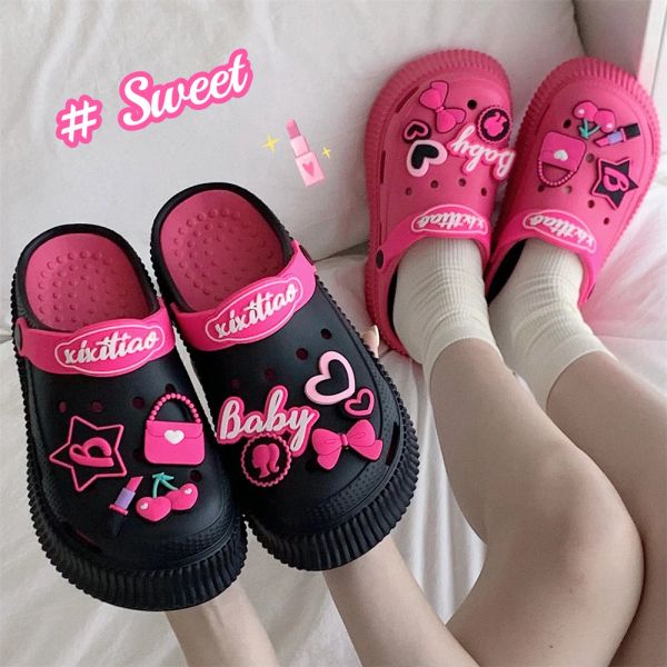 Slippers DIY Hole Garden Chaussures Femme Summer Somed Perfoated Chaussures For Girls in Heart Rose Red Makeup Sac en plein air