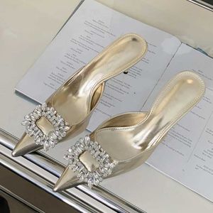 Slippers eilyken New Fashion Crystal Talons minces Mules Femmes Slippers Elegant Point Banquet Banquet Prom Ladies chaussures J240520