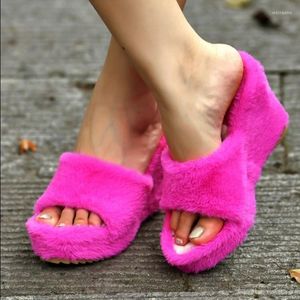 Slippers Europese en Amerikaanse grote size wig Hairy Dames Amazon's Platform Fishmouth High Heels Sandalswomen