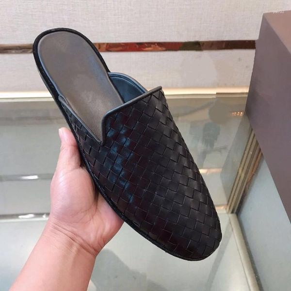 Pantoufles européennes hommes chaussures d'été en cuir véritable tissé demi-mâle mocassins tongs décontractées Zapatos luxe 2C