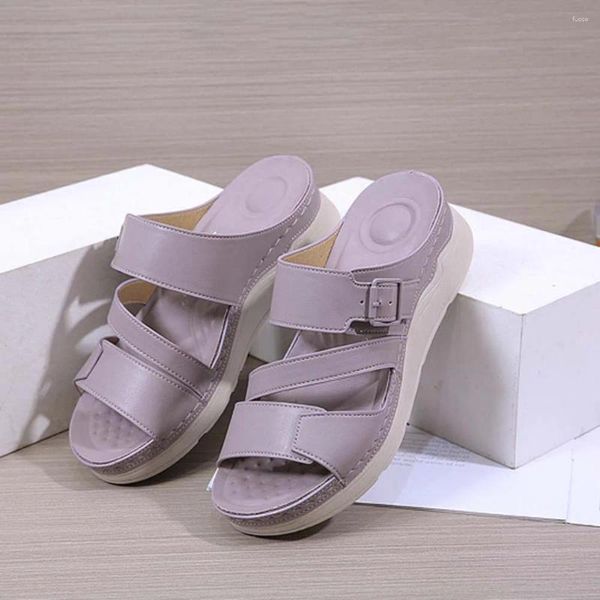 Slippers Fashion en cuir coins avec des sandales confortables à bout rond