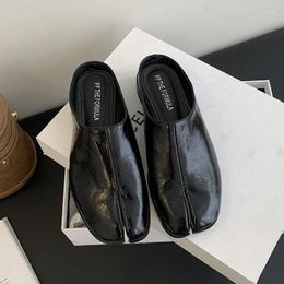 Pantoufles Mode Split Toe Femmes Appartements Mocassins Chaussures Décontractées Fermer Mule Style Britannique Mocassins Doux Diapositives En Plein Air