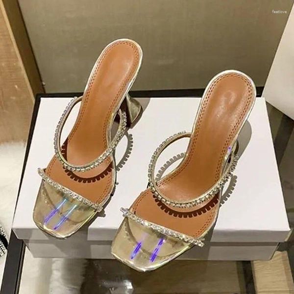 Zapatillas Moda Sandalias de mujer 2024 Copa de vino de verano europea y americana Tacones altos Agua Diamante Cabeza cuadrada Punta abierta