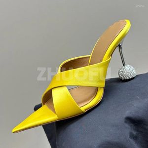 Slippers Dames Zomer Eén karakter Strip Cross Design Gemengde kleuren Bovenste damesschoenen Luxe eenvoudige dames