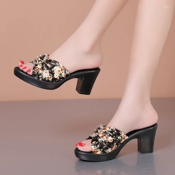 Zapatillas estampado floral zapatos de verano de cuero genuino talla grande 41 42 tacones medianos de moda sandalias de madre