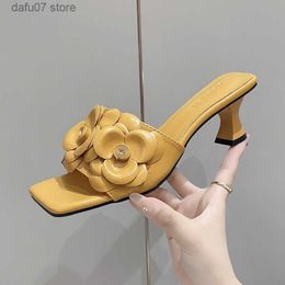 Slippers Flower Fairy Vent cool portant des chaussures pour femmes à la mode à l'extérieur 2024 Été Nouvelle édition coréenne facile à assortir haut de gamme pour les femmes H240412