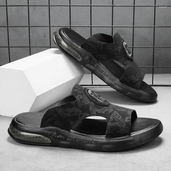 Slippers for Mens Casual 2024 Summer in Sandals Plateforme en cuir en cuir Planche extérieure Glisses Chaussures mâles Fisherman Tlip-Flops Sport