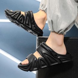 Slippers Fujeak et Summer Sandals Sandals Femmes Outdoor Home Indoor Cool Soft Sodes Eva Flat Shoes Large Taille
