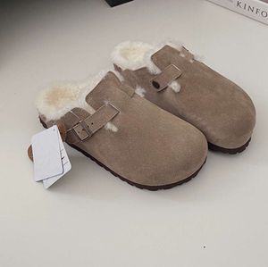 Pantoufles Fourrure Shearling Daim Boston Sabots Femmes Sandale Designer Chaussures Slip Sur Mule Plate Laine Fluff Liège Diapositives Sac Tête Chaussures De Mode