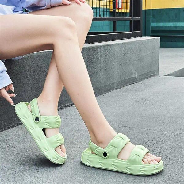 Slippers Green Sumer Outdoor Sneakers Chaussures d'été pour enfants Sandales 2024 Sport Sapa Sapa Sunny Hyperbeast xxw3