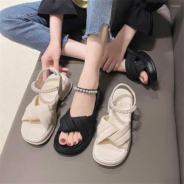 Slippers High augmentant la plate-forme 2024 Chaussures de sandales de luxe pour femmes Sneakers Sports Obuv Nom de marque