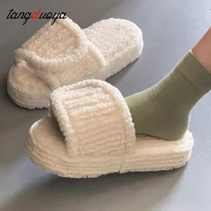 Slippers van hoge kwaliteit luxe pluizig bont pantoffels dames binnen warm harig bont thuis pantoffels voor vrouwen geweldige pluche dia's groothandel 230926