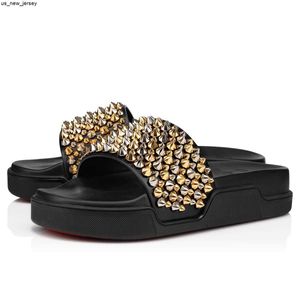 Slippels hoogwaardige luxe mannen slippers mode dia's triple zwart witte spikes heren flat flip flops strand hotel platform sandalen met doos J0525
