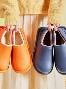 Pantoufles maison coton chaussures pour femmes en peluche intérieure ménage utilise la chaleur hivernale des hommes eva sac imperméable