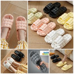 Livraison gratuite pantoufles maison chaussures toboggan chambre salle de douche chaud peluche vivant Softy portant des pantoufles aérer femmes hommes blanc jaune noir blanc rose