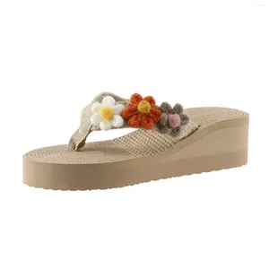 Slippers in damesschoenen die worden aangeboden met slippers dikke bodem wig hiel lichtgewicht kleurrijke bloemen strandstijl