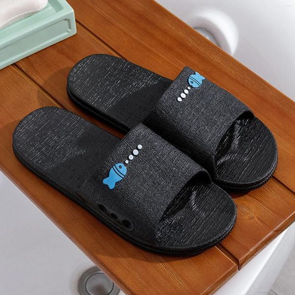 Zapatillas de baño de interior Summer anti -slip suave suela y hombres al aire libre baño dibujos artesanales zapatillas