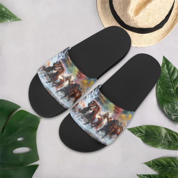 Zapatillas instantáneas Vintage caballo corriendo pintura impresión mujer zapatilla al aire libre playa antideslizante mujer hombres sandalias de baño de verano