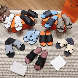 Zapatillas diseñador de sándalo sliders chanclas sandalias planas para cuero de piel de ternera de playa piel de gamuza natural de gamuza en marrón y negro para hombres