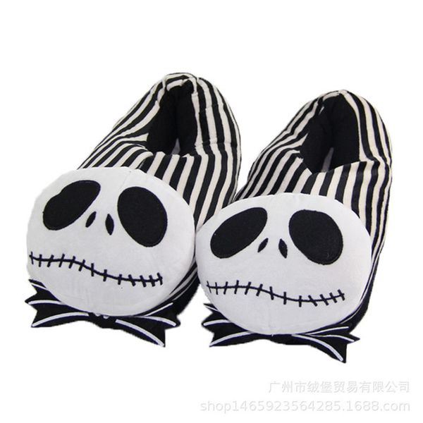 Slippers Jack's Skull Cartoon Slippers Christmas Eve Thrill Jack Anime entourant des chaussures en coton en peluche Chaussures de pied d'hiver 230817