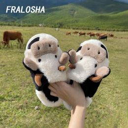 Slippers Kawaii Chaussures Milk Cow Slippers Livraison gratuite Femmes Fluffy Furry Slippers Men Winter Plate de plate-forme en peluche