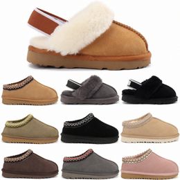 Slippers Kids Sandals Classic Slides Boots Boots Children Winter Clog Fur Shoes Boys Filles Slipper Youth Kid Chestn K8XU #