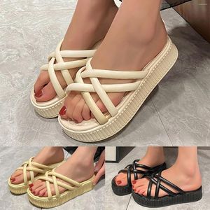 Zapatillas Damas de verano Fashion Outside Wear Soled Soled Un pie Tacón plano Fleas abiertas Sandalias sexy para mujeres