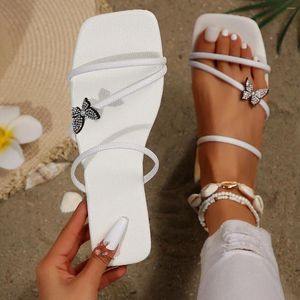 Pantoufles de grande taille Crystal Bow Women Fashion Open Toe Summer Summer Casual Cyy Slides Flip Flip Flops