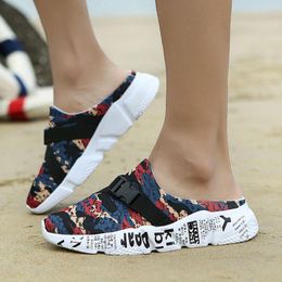 Slippers groot formaat mannen strand flip flops zomer ademende buitenheren half camo mode flat schoenen sport sandalen maleslippers