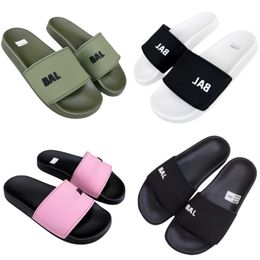 Zapatillas de diseñador de marca de la marca zapatillas Sandalias de mujeres de la playa de goma de verano zapatos de piscina de la piscina de los pies abiertos de lujo