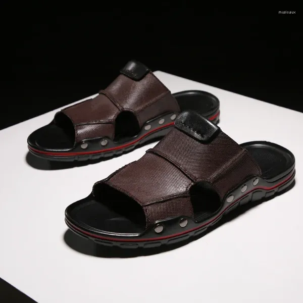 Zapatillas de cuero italiano lujoso para hombres 2024 zapatos de verano de playa tamaño de alta calidad 47 deslizamiento en pisos ligeros chanclas masculinas