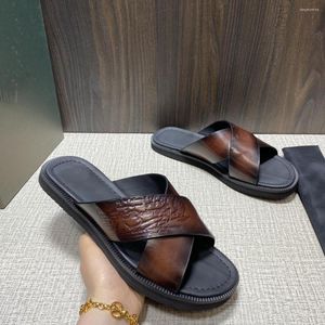 Slippers Luxe sandalen hebben decoratieve sifnos scritto -patroon lederen sandalen geweven.