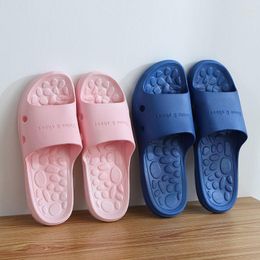 Slippers Massage Massage Summer Beach Couple Sandales Unisexe Femmes Chaussures de la plate-forme de baignoire Corée Loafer coliférant Luxury