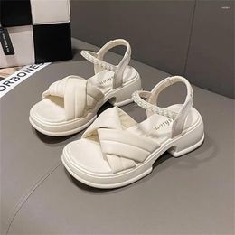 Zapatillas de longitud media de la ducha antideslizante Sandalia para el hogar suave tobogán para niños Luxarias deportivas