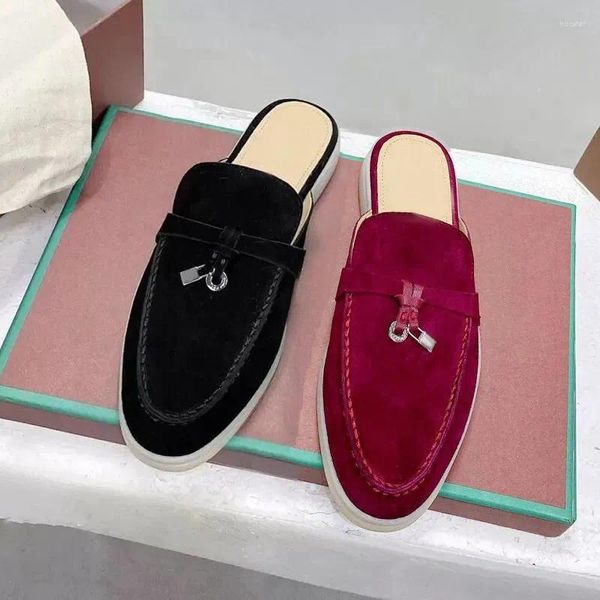 Slippers Men Beach Designer Chaussures Lazy Flat Baotou Baotou Flip Flops Shoe Leather Lady Suede Letter Suede Classic Femmes Slipper Metal