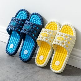 Slippers heren massage slippers paren paren zomervloer dames comfortabele indoor badkamer douche flip familie sandalen creatieve Koreaanse schoenen 2307