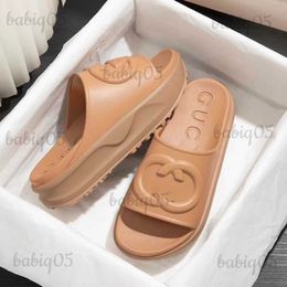 Slippels Nieuwe platte bodem verhoogde sandalen dikke bodem spons cake g slippers eenzijdige slippers voor vrouwelijke sandalen voor buitenkleding strand T240409