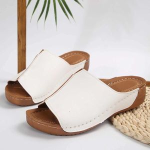 Slippers NOUVEAUX TOE OUVERTES FEMPS SANDALES CEINDES BLANC SUMME SUMBRÉE FEMME confortable Boucle Femme Chaussures de chaussures H24032522