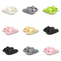 Pantoufles nouvelles concepteurs de produits d'été gratuits pour femmes en vert blanc noir rose gris gris sandals mode-034 wemens plates plats gai chaussures extérieures 395 s s