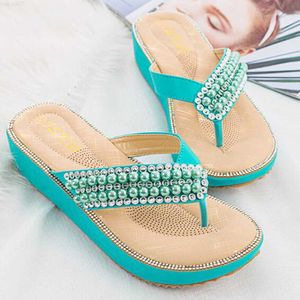 Pantoufles Nouvelles Femmes Sandales D'été De Mode Chaussures Filles Sauvage Strass Perle Femmes Tongs Antidérapant Sandales Plates Femmes Chaussures xx2 L230725