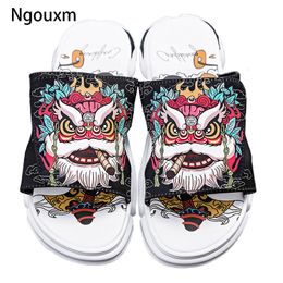 Slippers Ngouxm Zomer Jeugd Slippers Mannen Uniek Ontwerp Hoge Kwaliteit Slippers Antislip Buiten Flip Flops Dikke Zolen teen Sandalen 230804