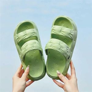 Pantoufles ouvrir la plate-forme basse sandales femme Summer plage chaussures de voyage pour femmes baskets sport soulevé de terre